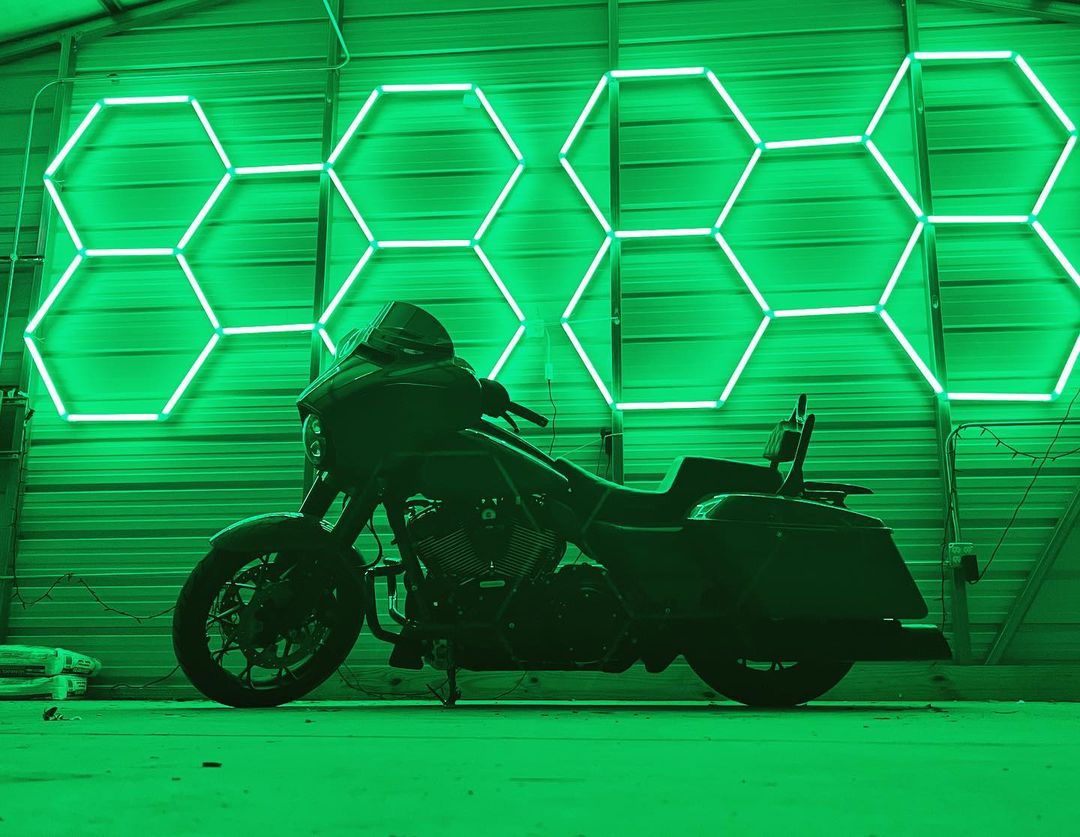 Lampe LED hexagonale en nid d'abeille idéale pour luminaire professionnel ( garage, barber, detailling, salle de sport )