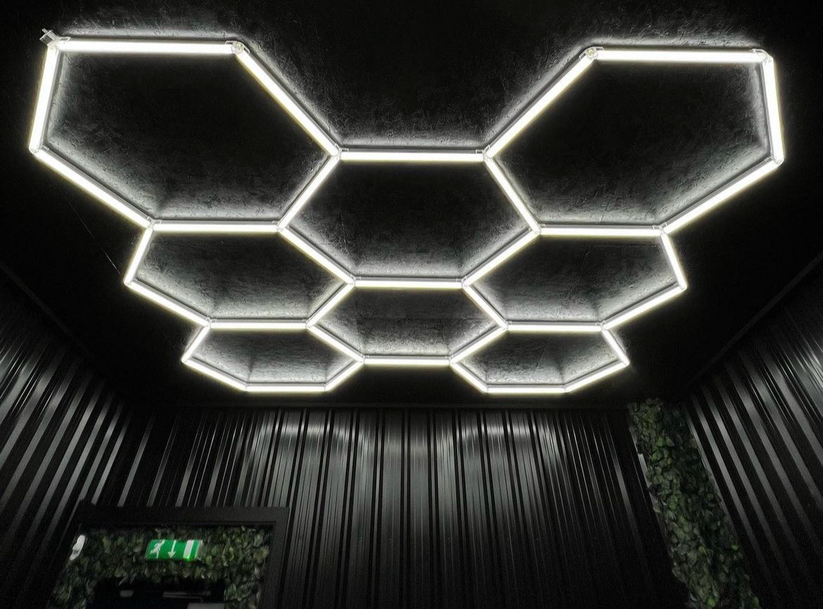 Lampe LED hexagonale en nid d'abeille idéale pour luminaire professionnel ( garage, barber, detailling, salle de sport )